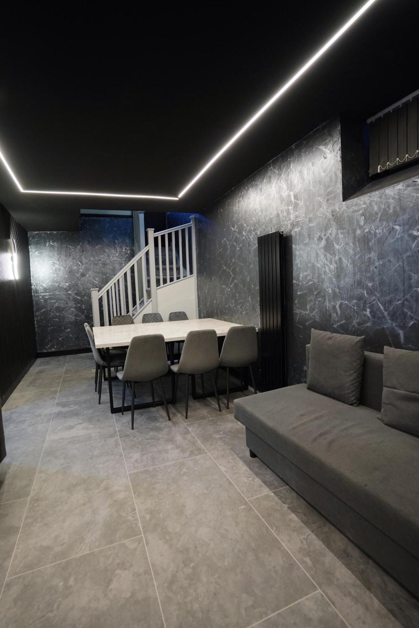 Nero Suite Sleeps Fourteen Manchester Esterno foto